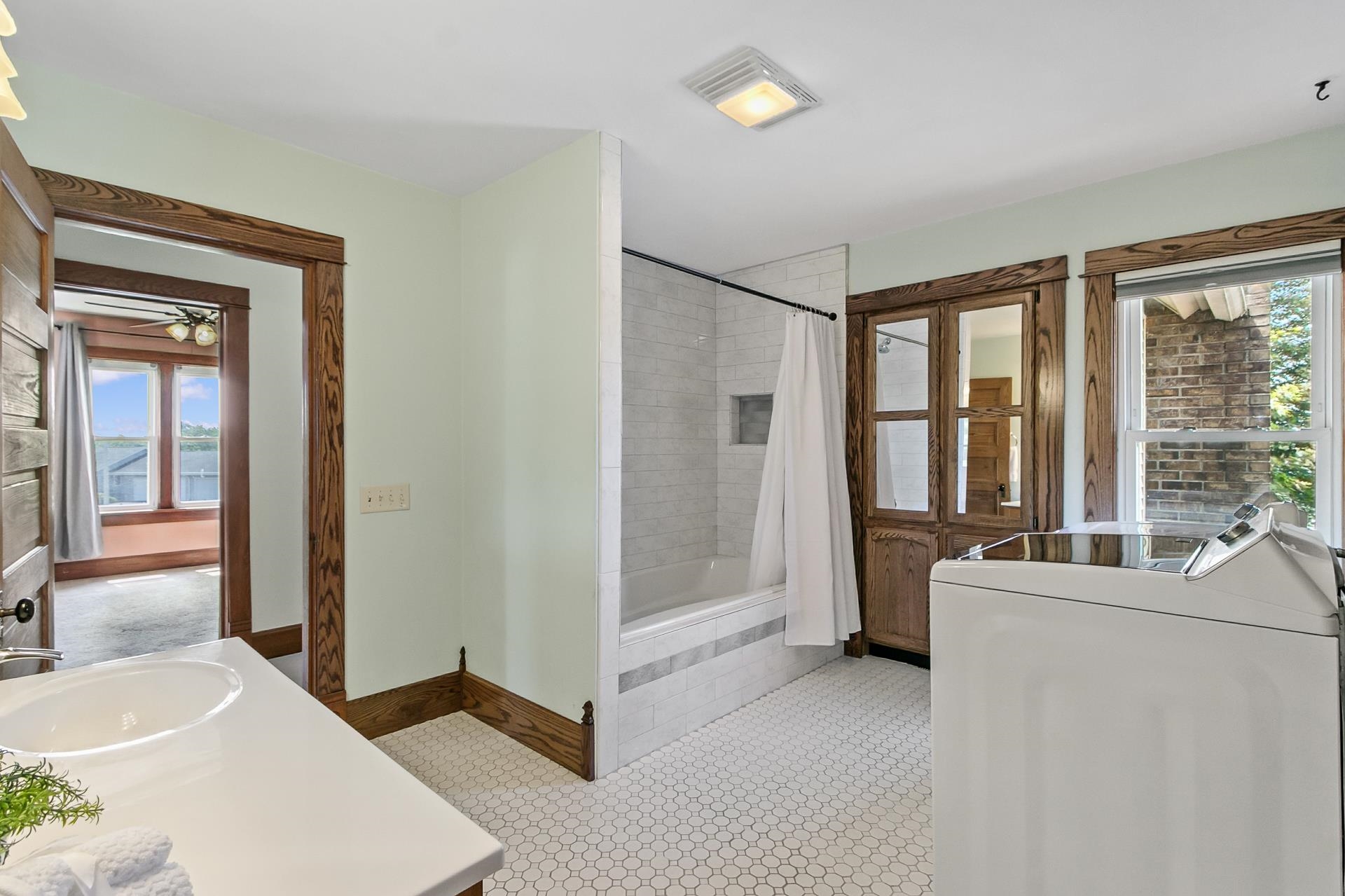 3931 E Milwaukee Street