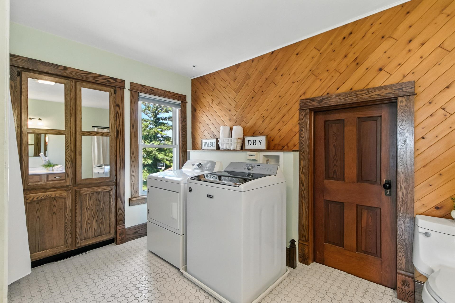 3931 E Milwaukee Street