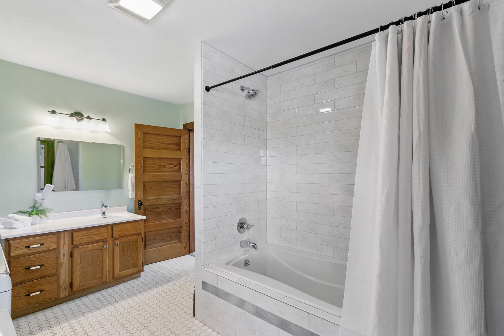 3931 E Milwaukee Street