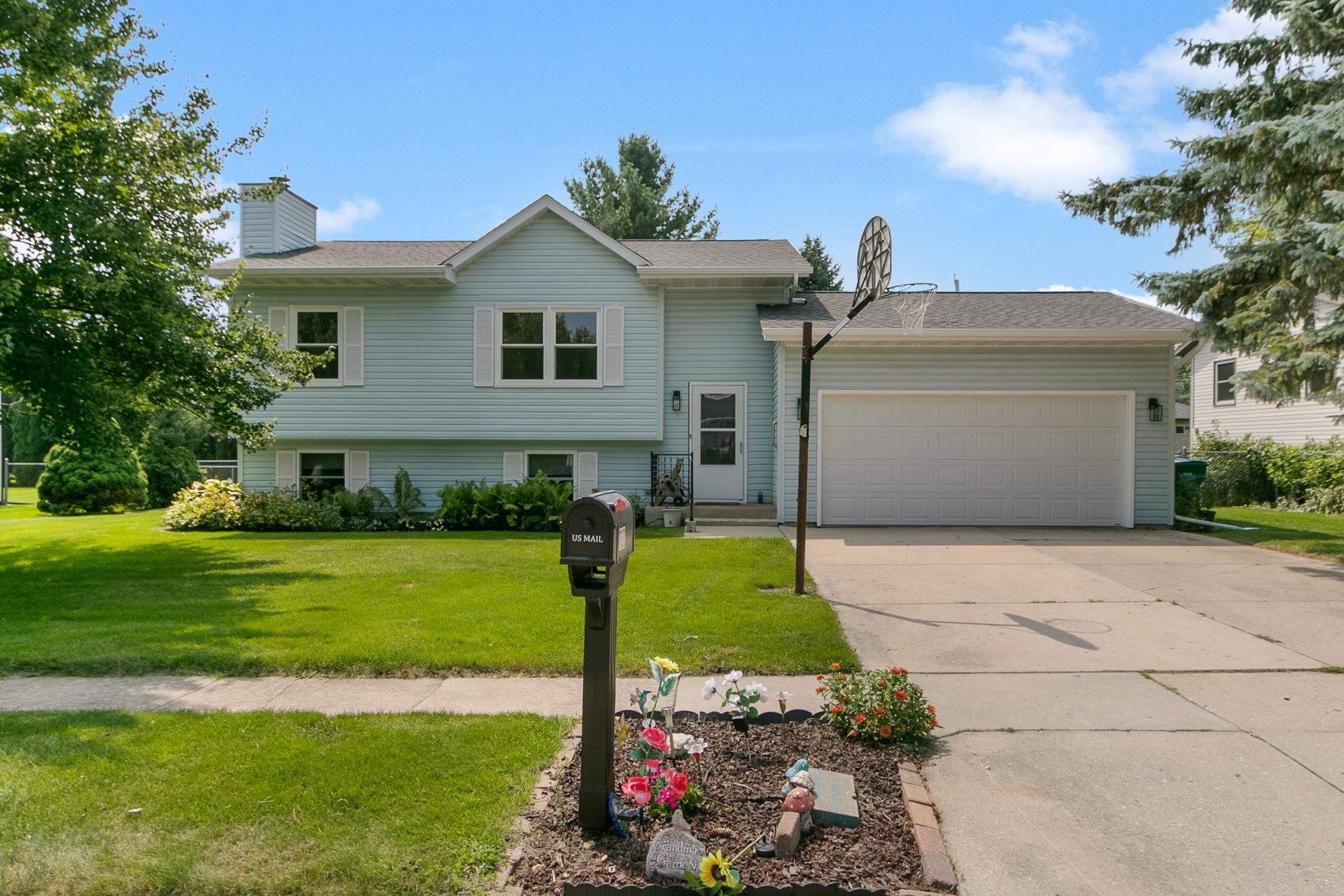 1131 Salem Drive