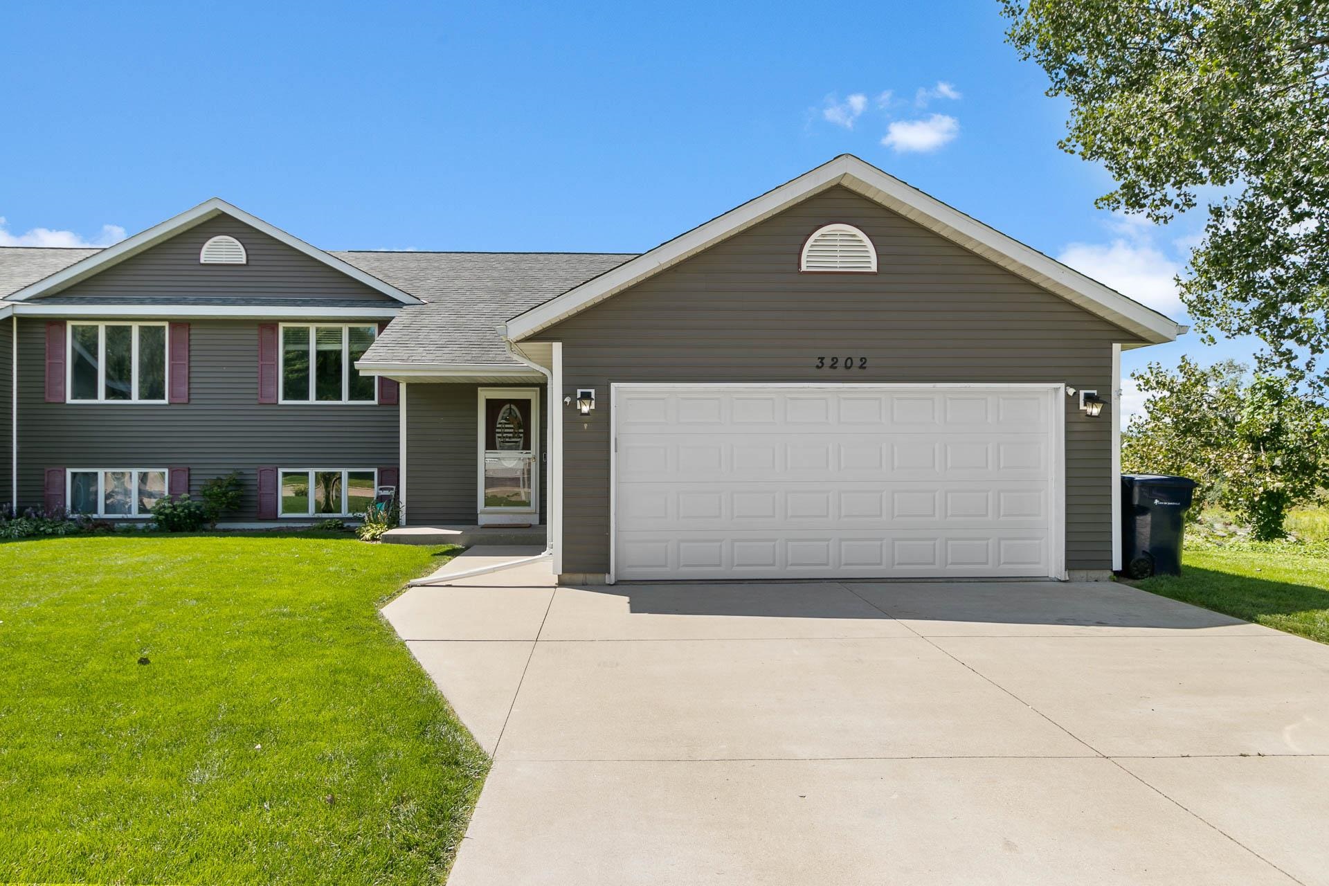 3202 Greenwood Drive