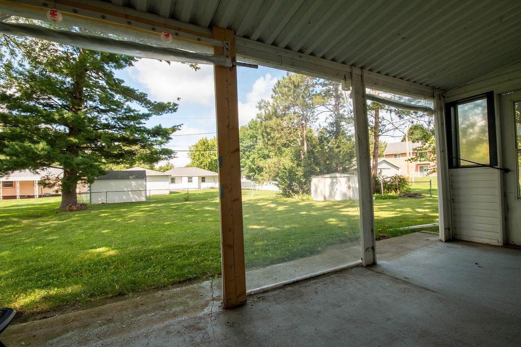 1226 South Oakhill Avenue