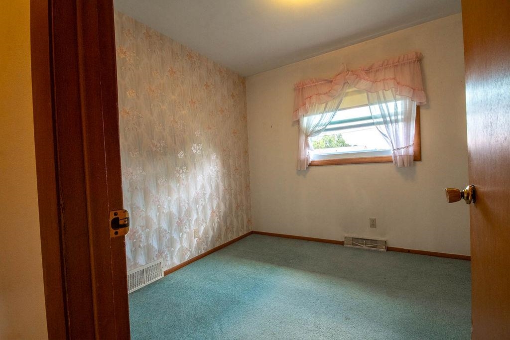 1226 S Oakhill Avenue