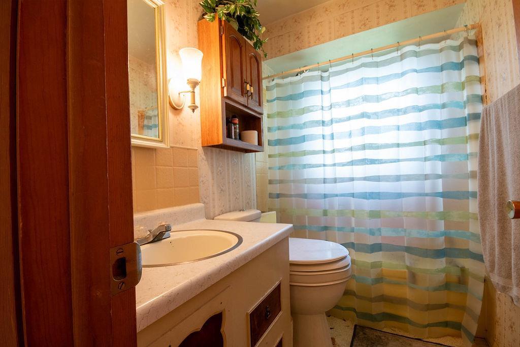 1226 South Oakhill Avenue