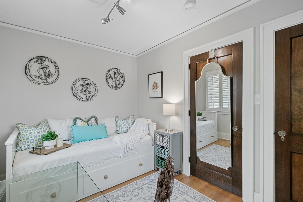 233 Forest Park Boulevard