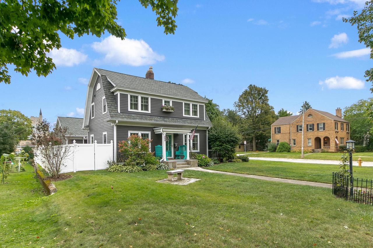 233 Forest Park Boulevard