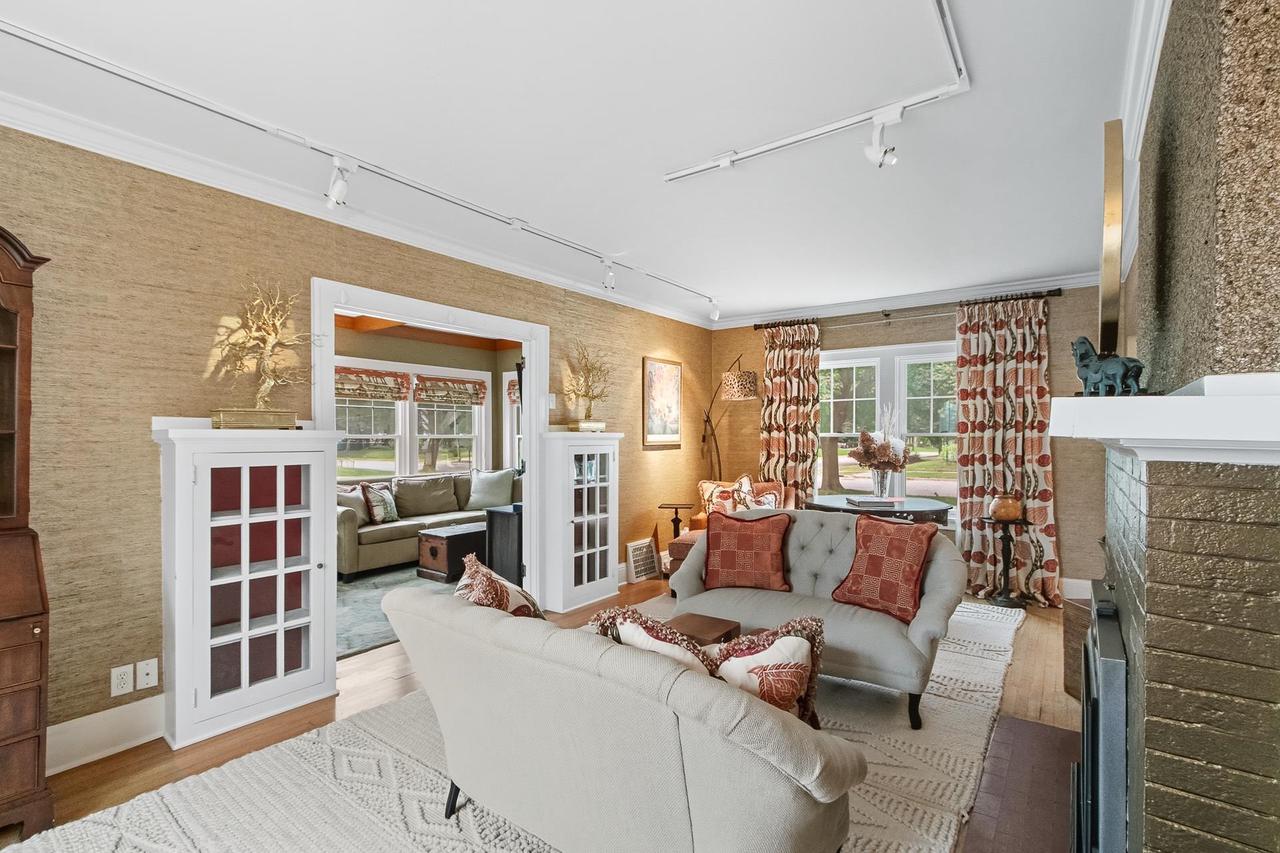 233 Forest Park Boulevard