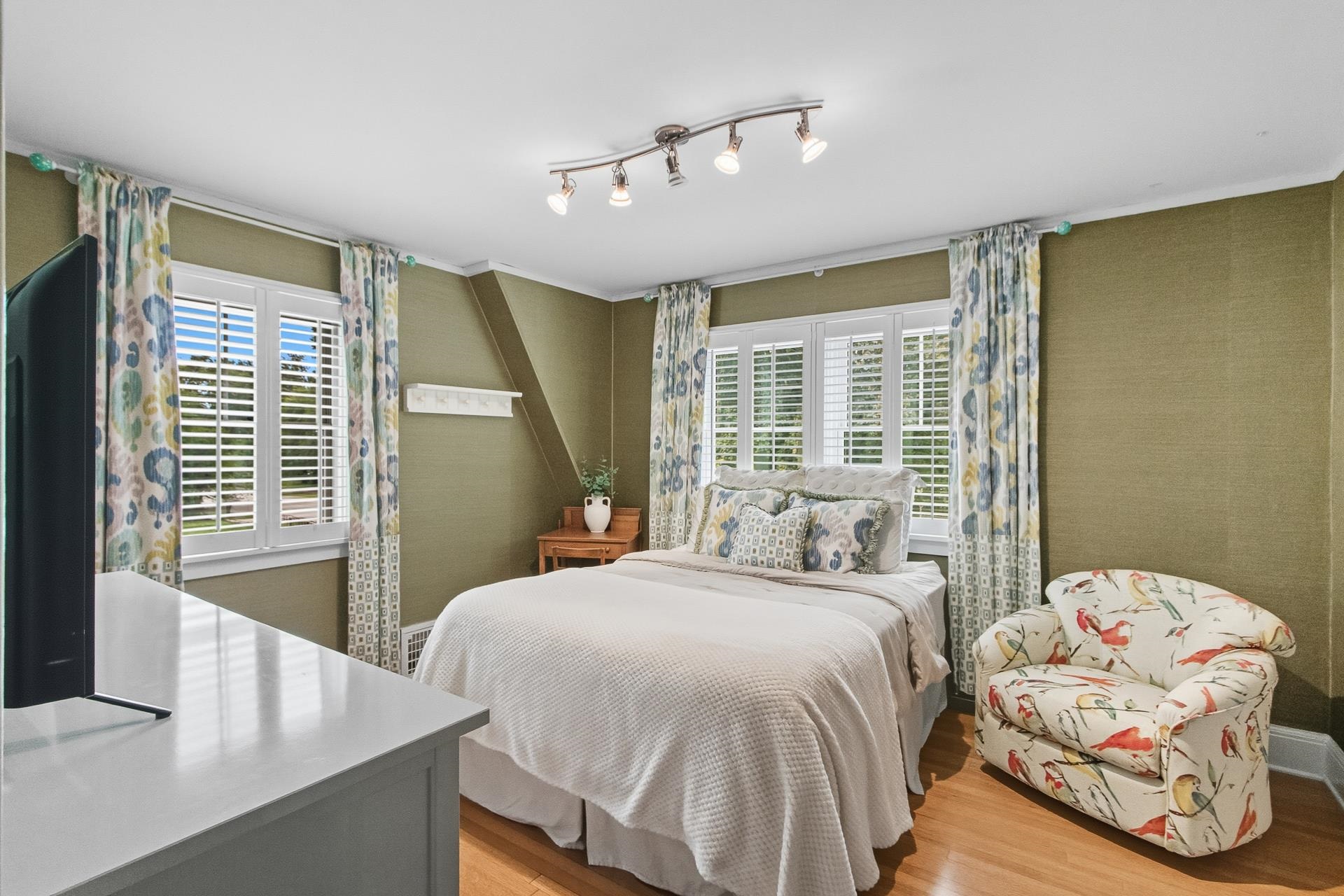 233 Forest Park Boulevard