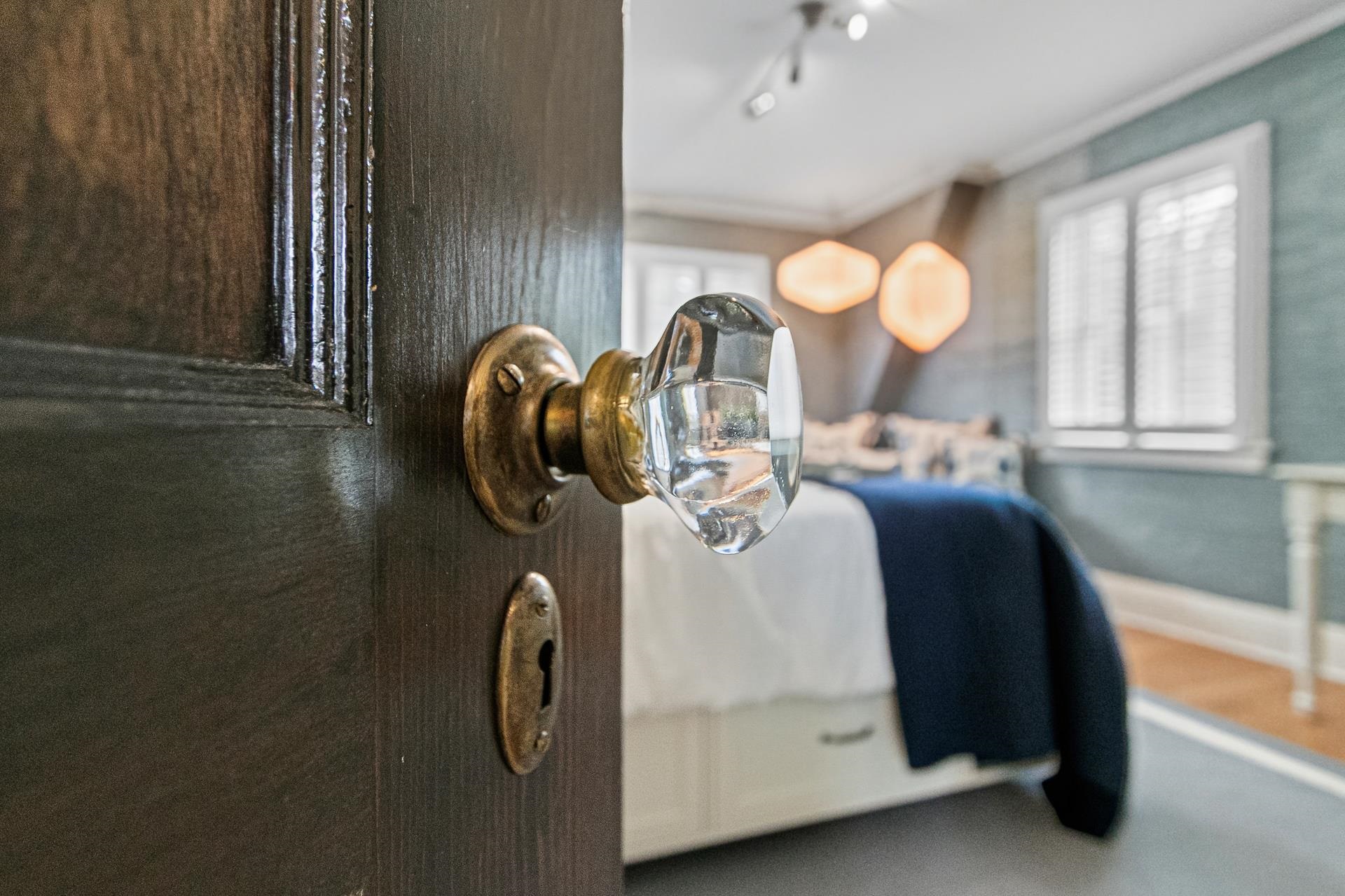 233 Forest Park Boulevard