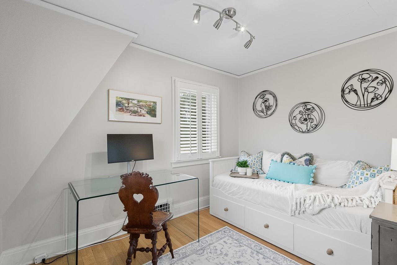 233 Forest Park Boulevard