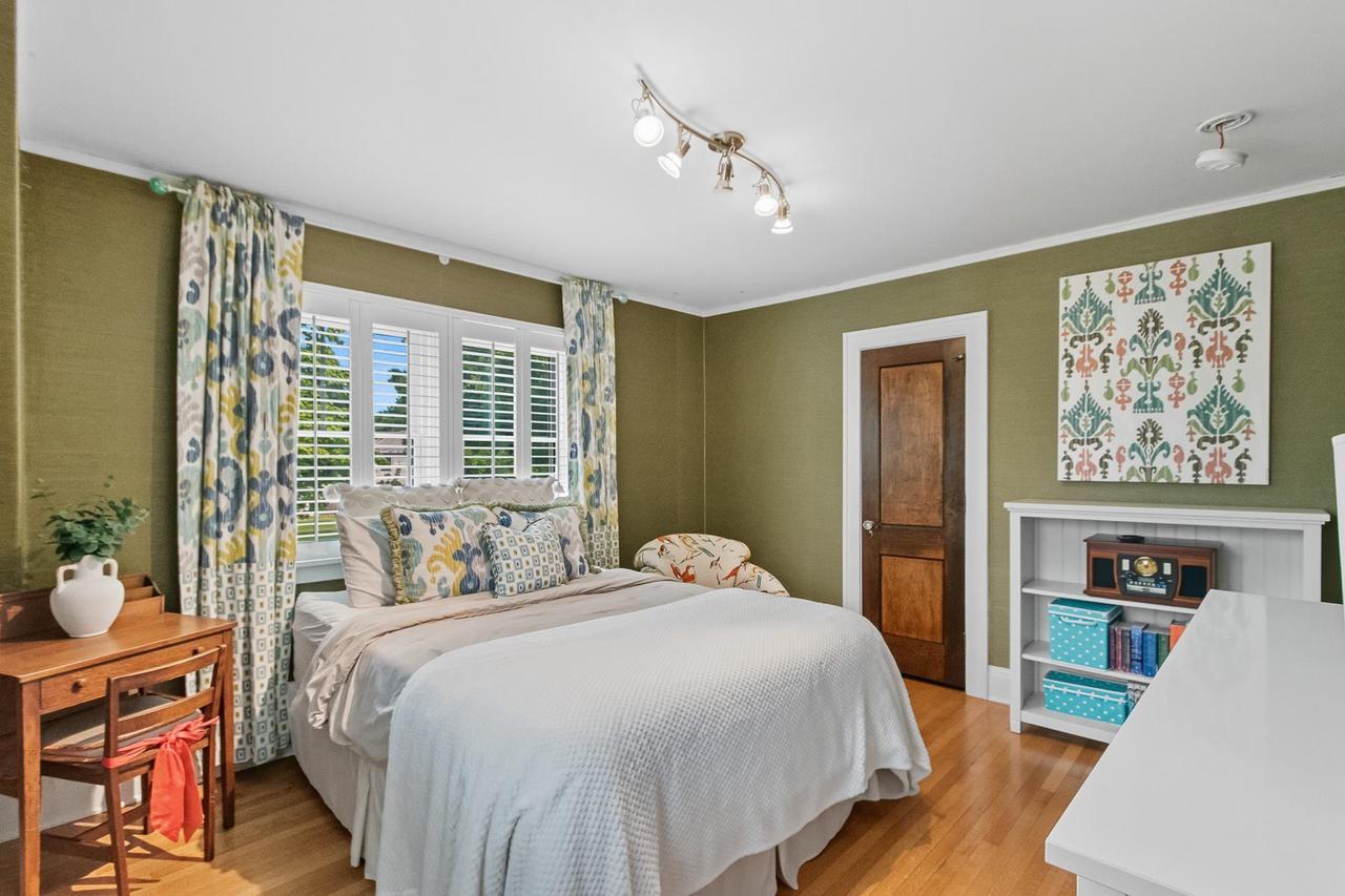 233 Forest Park Boulevard