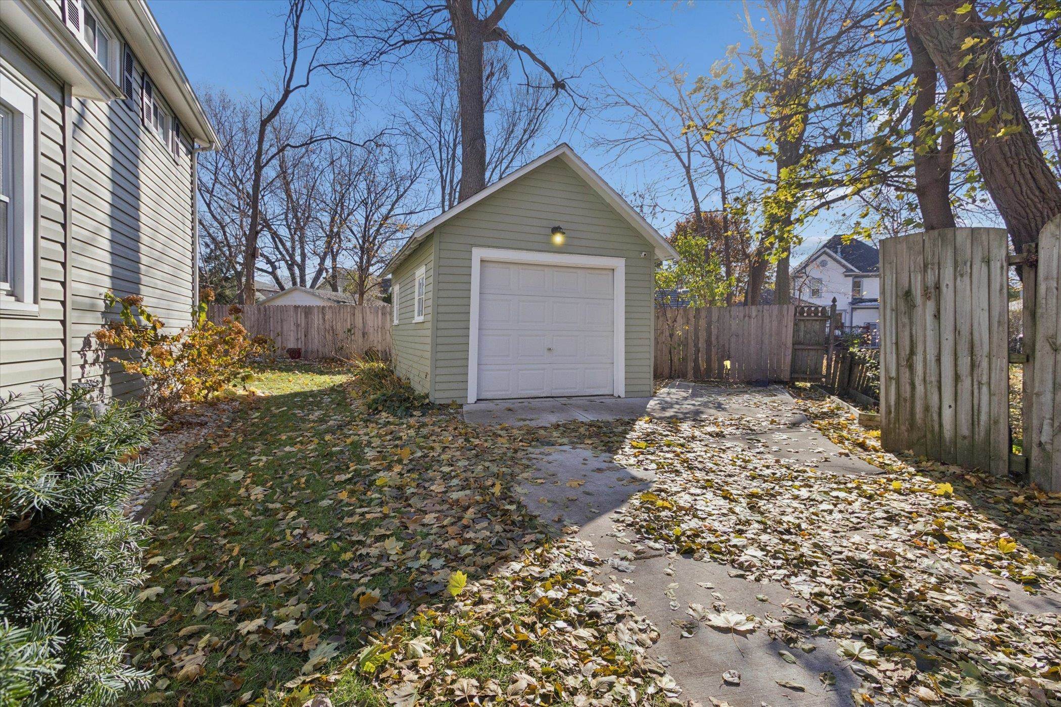1106 E Court Street