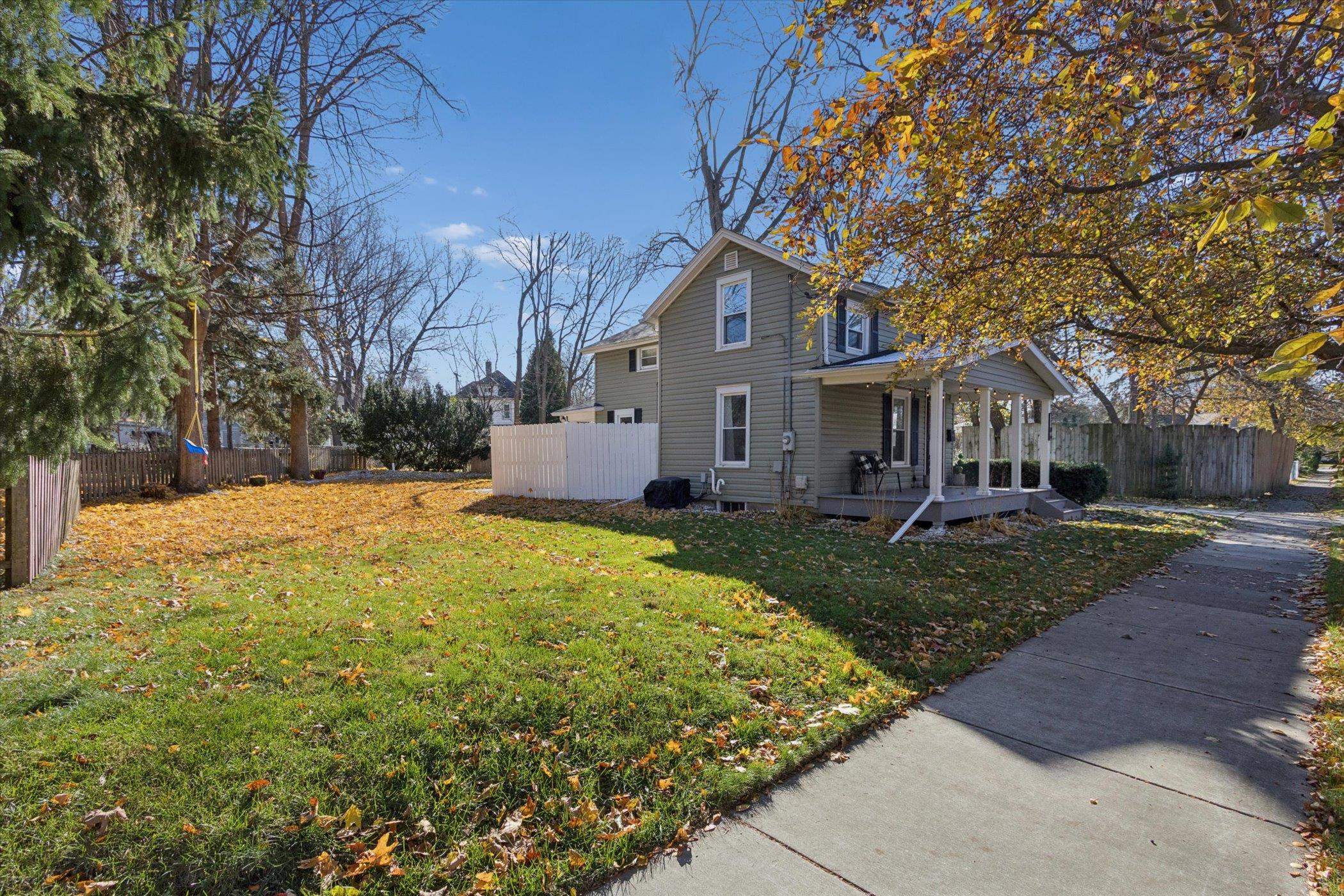 1106 E Court Street