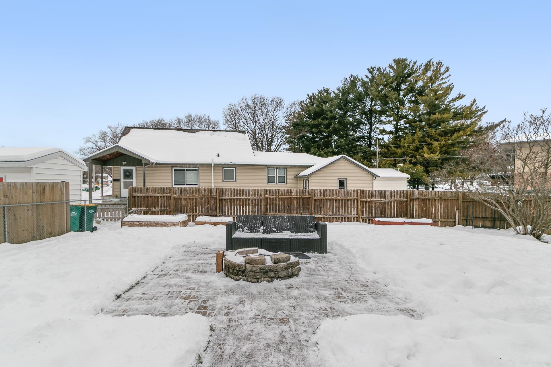 906 N Main Street