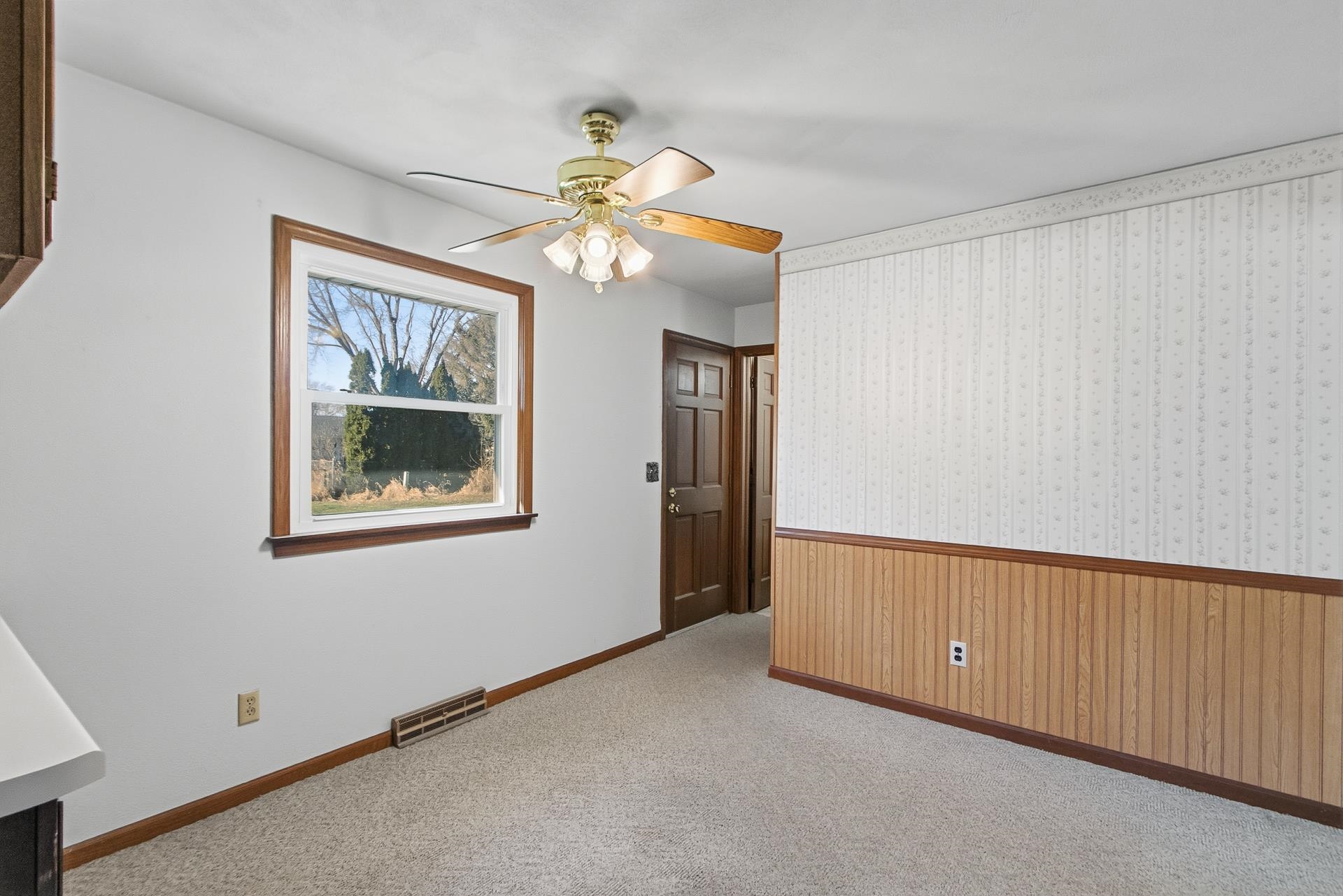 2315 N Claremont Drive