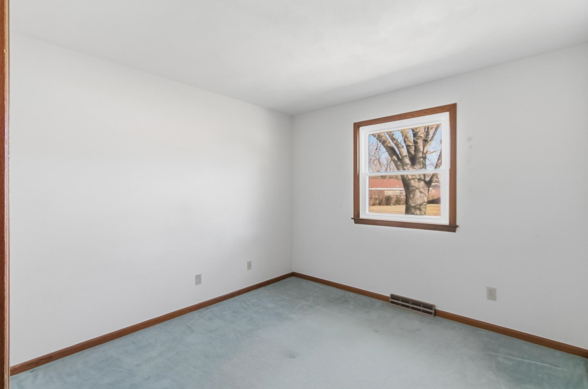 2315 N Claremont Drive