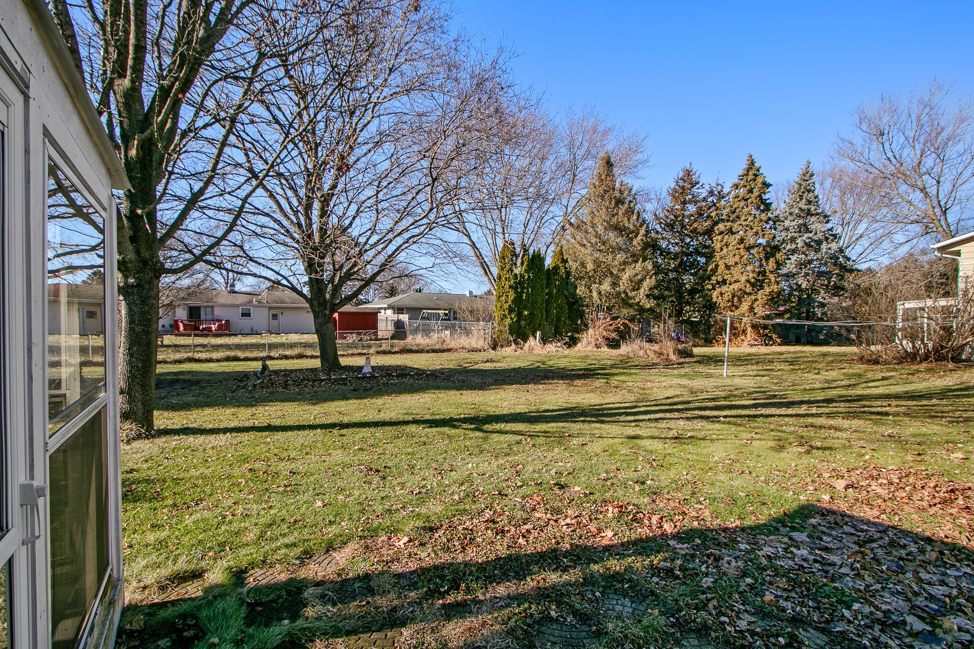 2315 N Claremont Drive