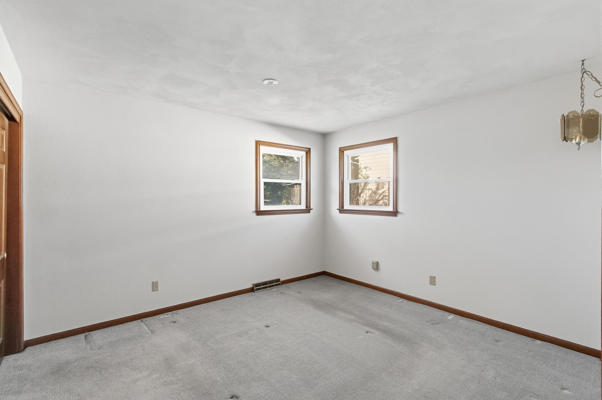 2315 N Claremont Drive