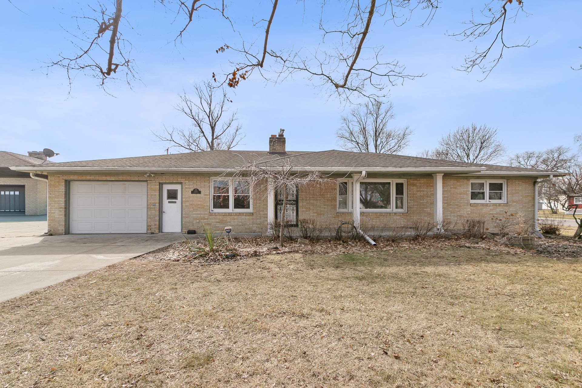 1104 Woodman Road