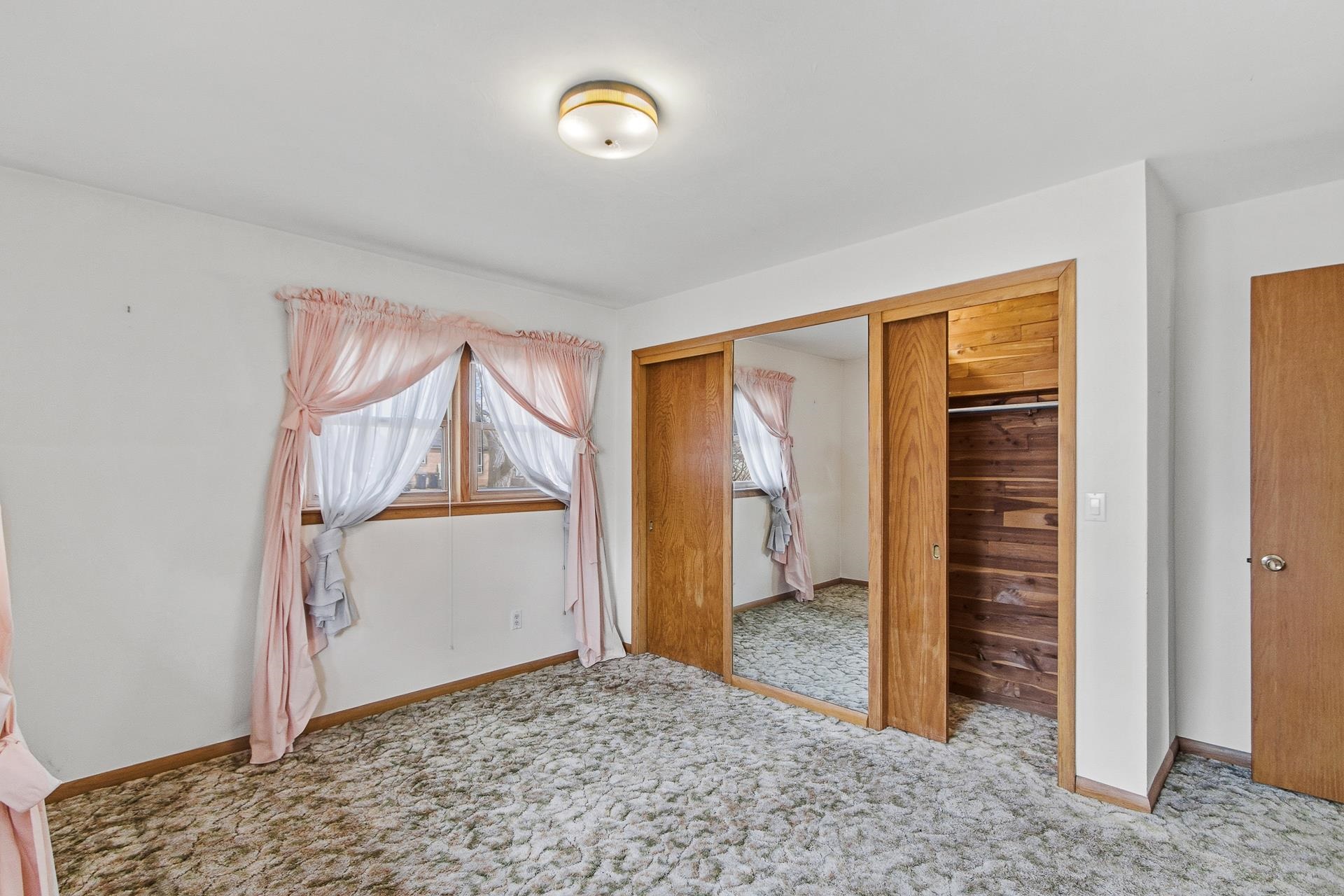 1104 Woodman Road