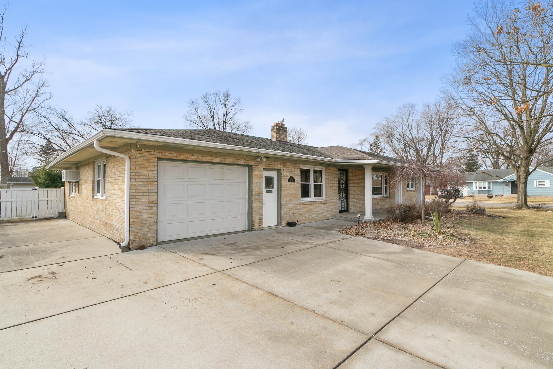 1104 Woodman Road