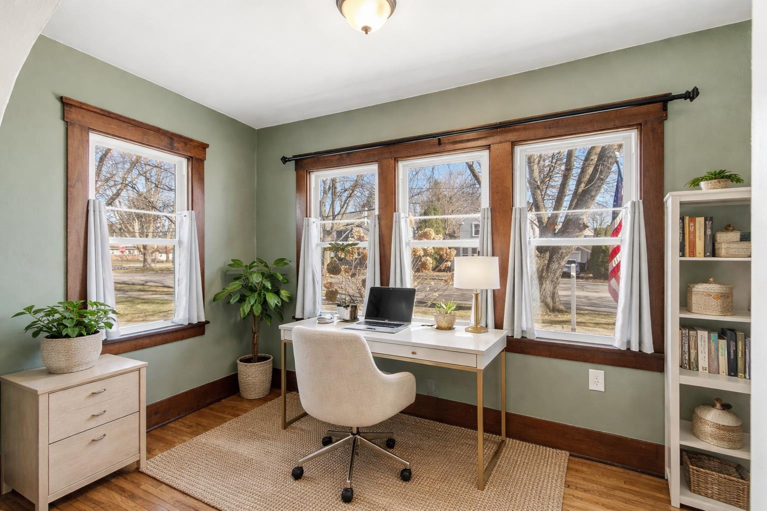 825 N Garfield Avenue