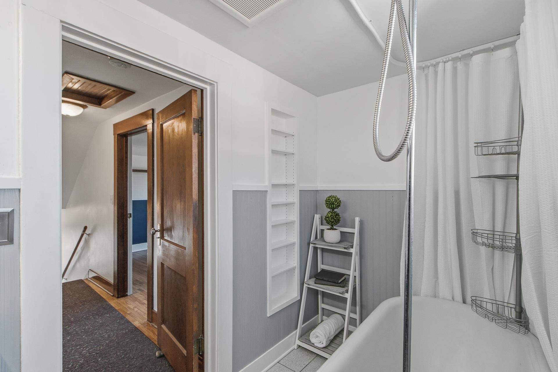 825 N Garfield Avenue