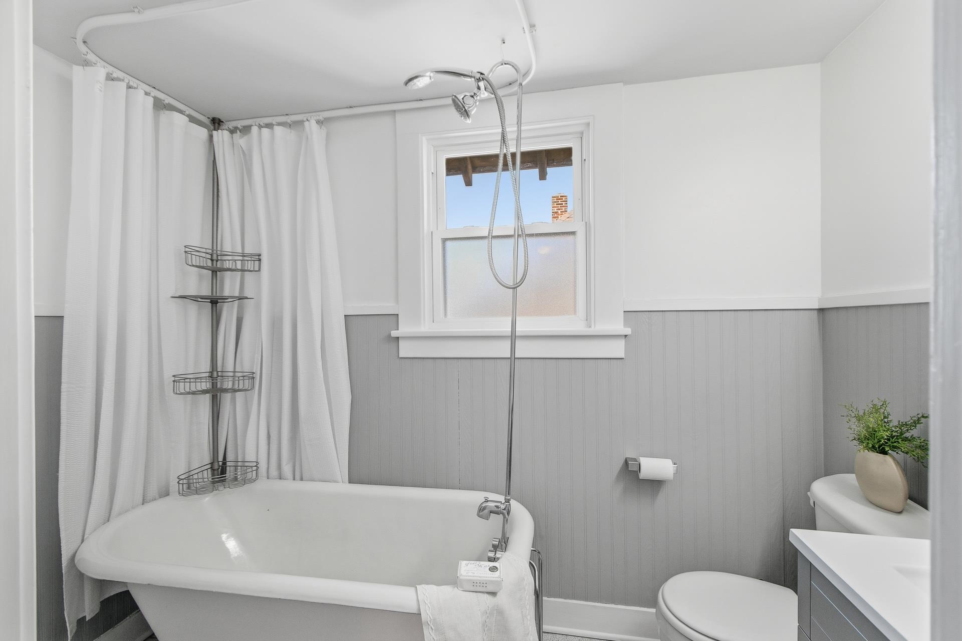 825 N Garfield Avenue