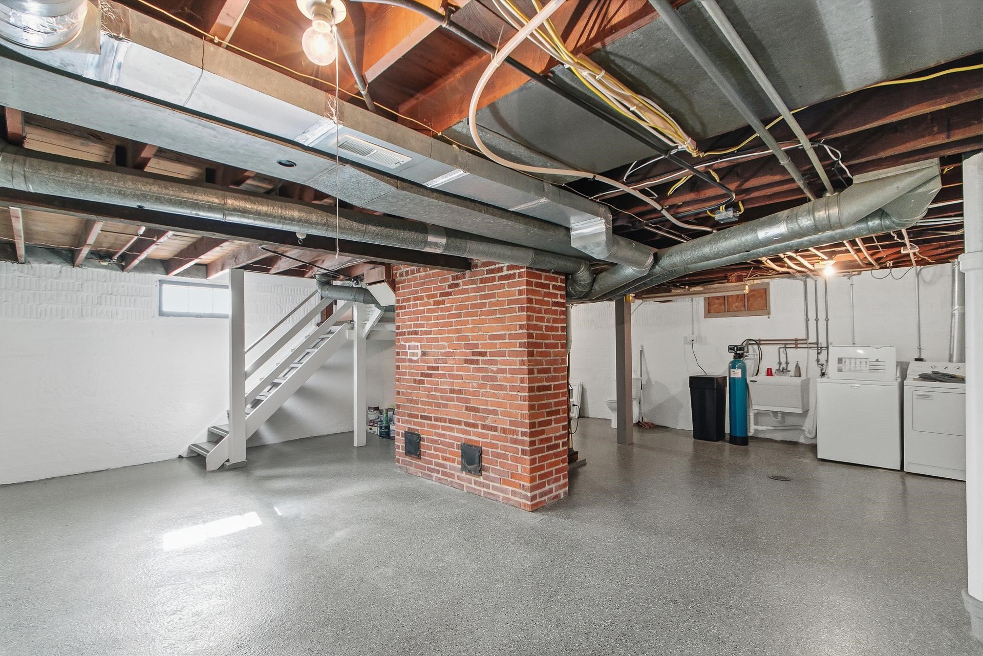 825 N Garfield Avenue