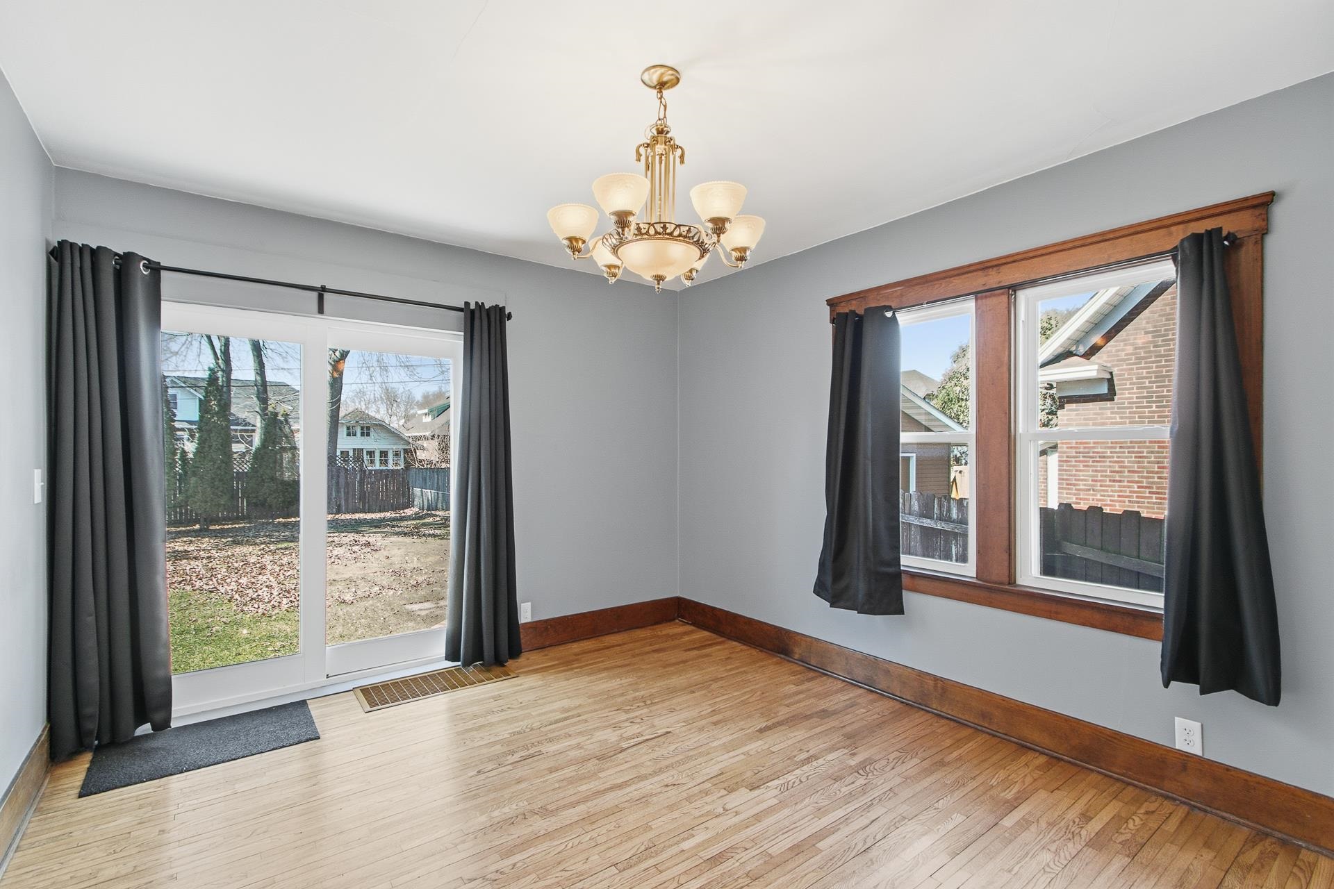 825 N Garfield Avenue