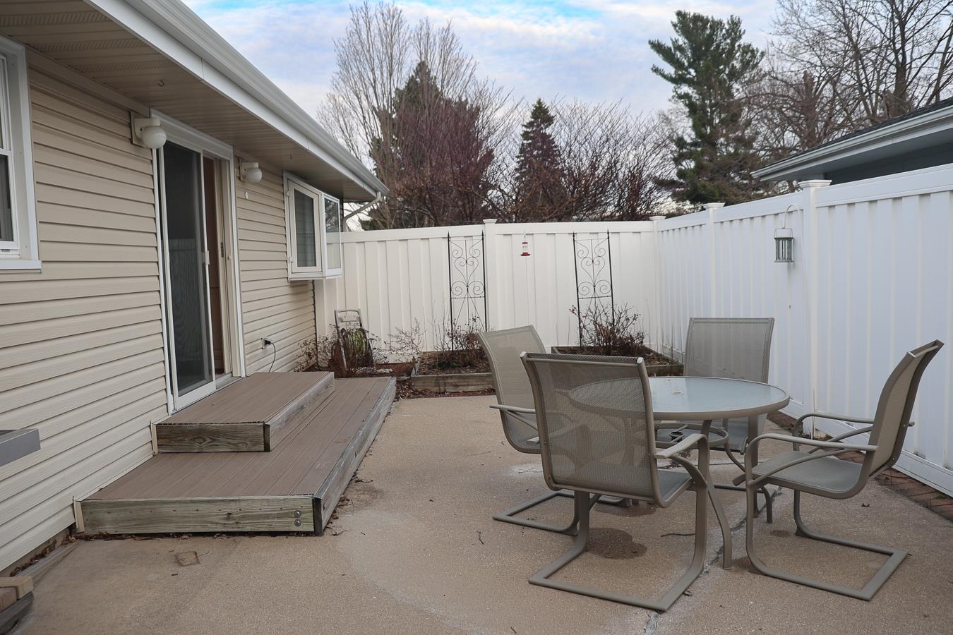 1155 Ontario Drive