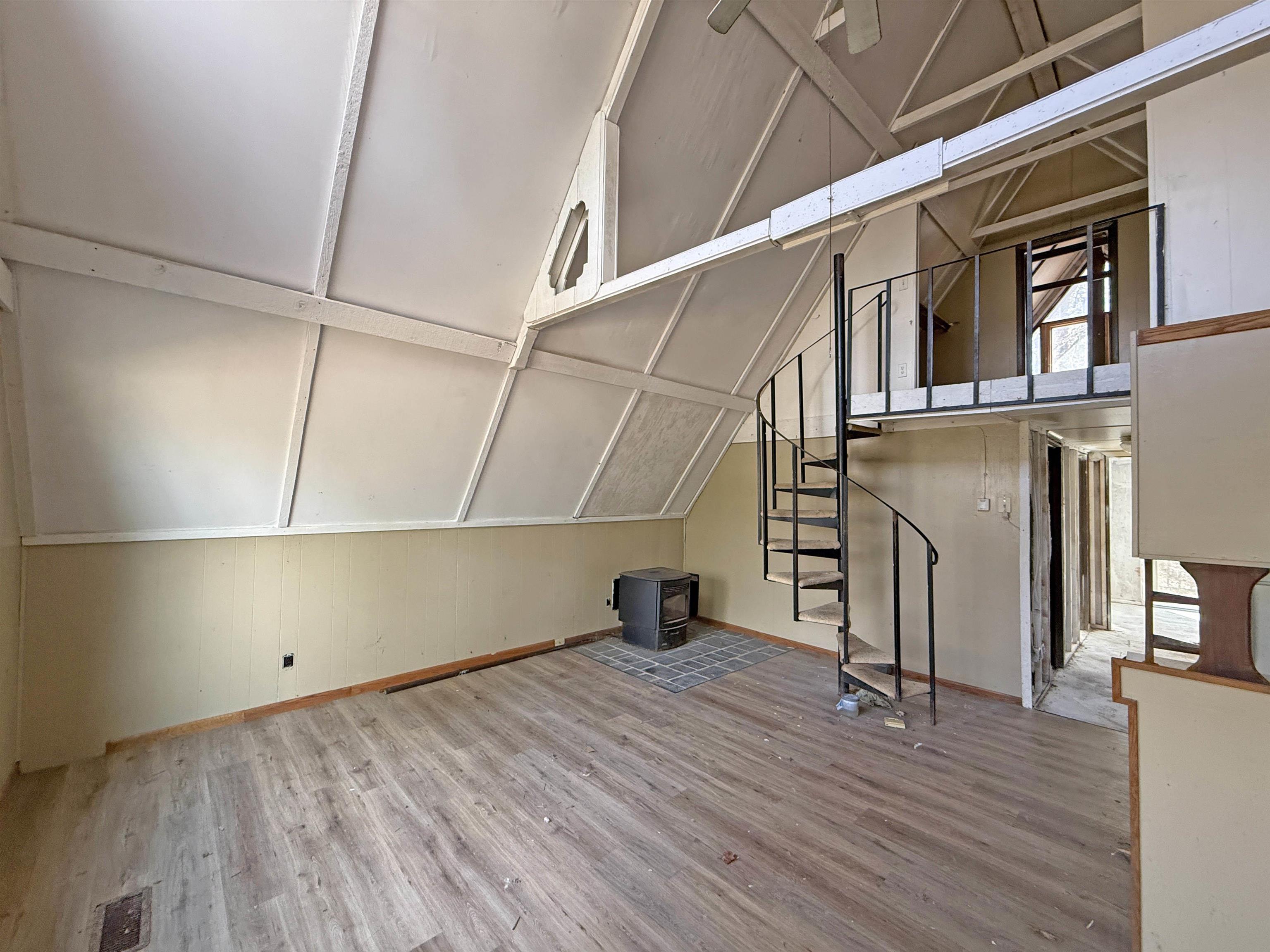 E1209 Alpine Way