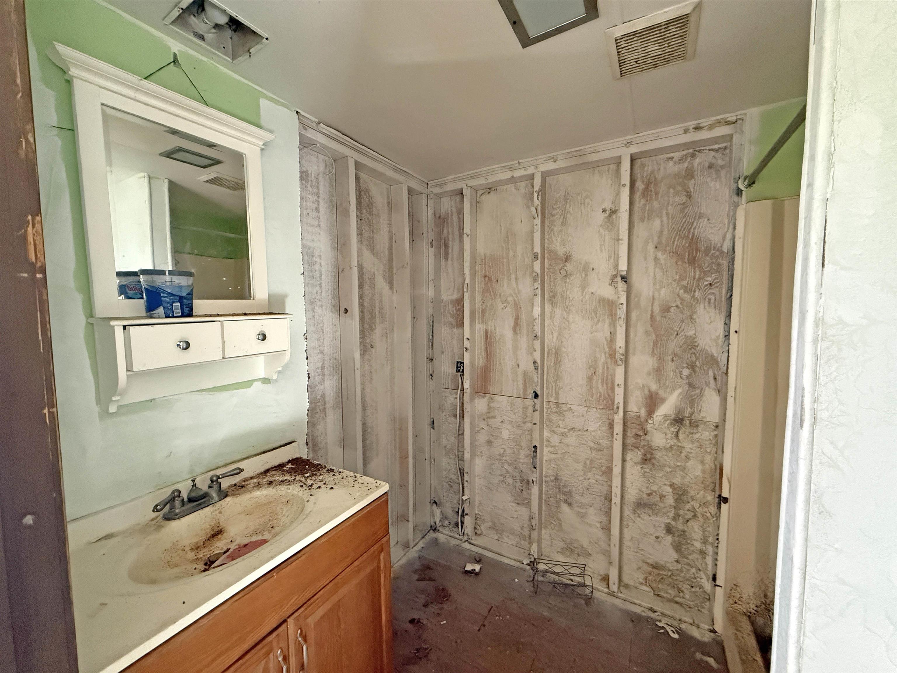 E1209 Alpine Way