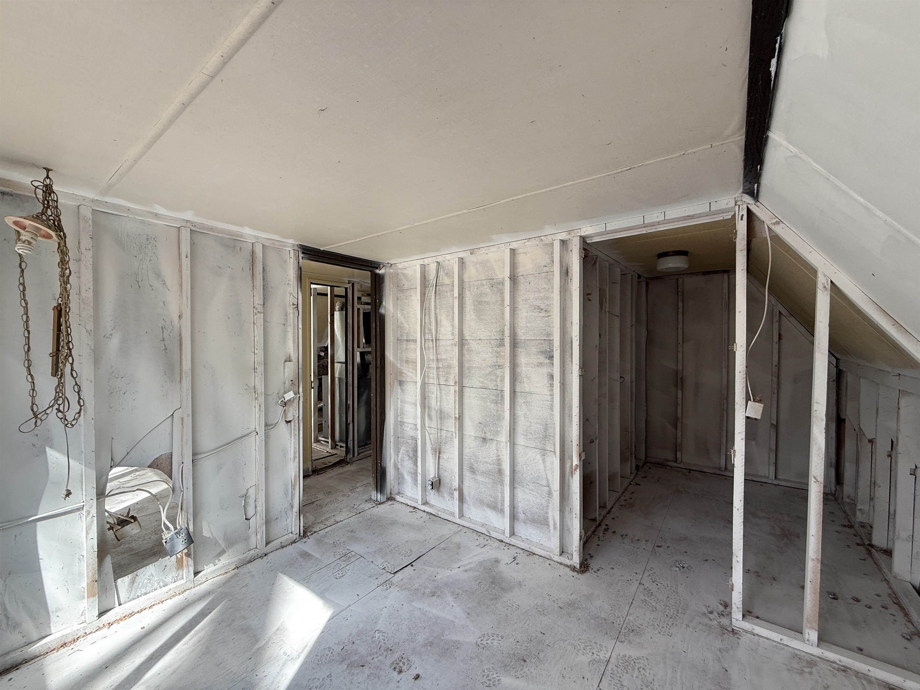 E1209 Alpine Way