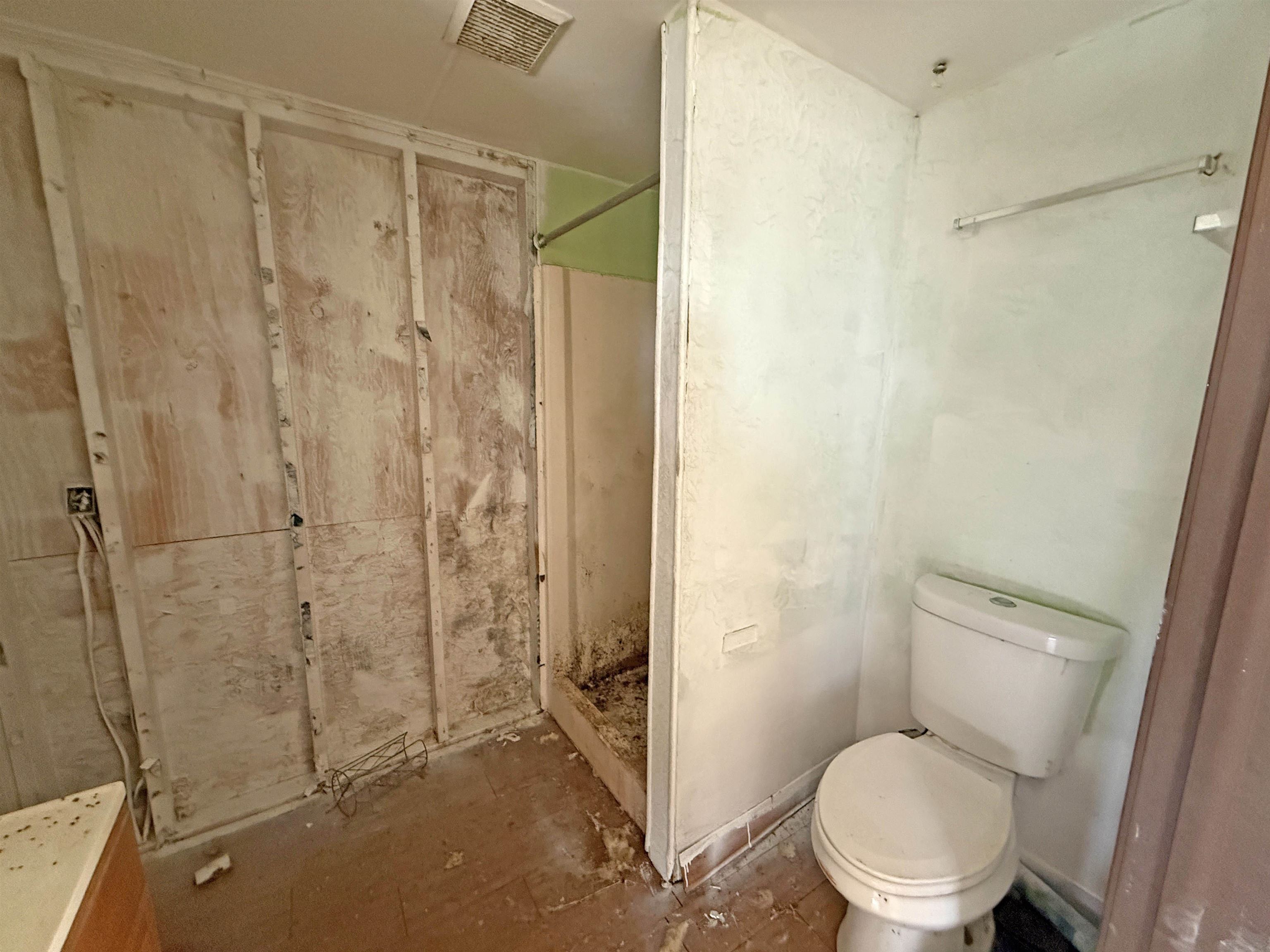 E1209 Alpine Way