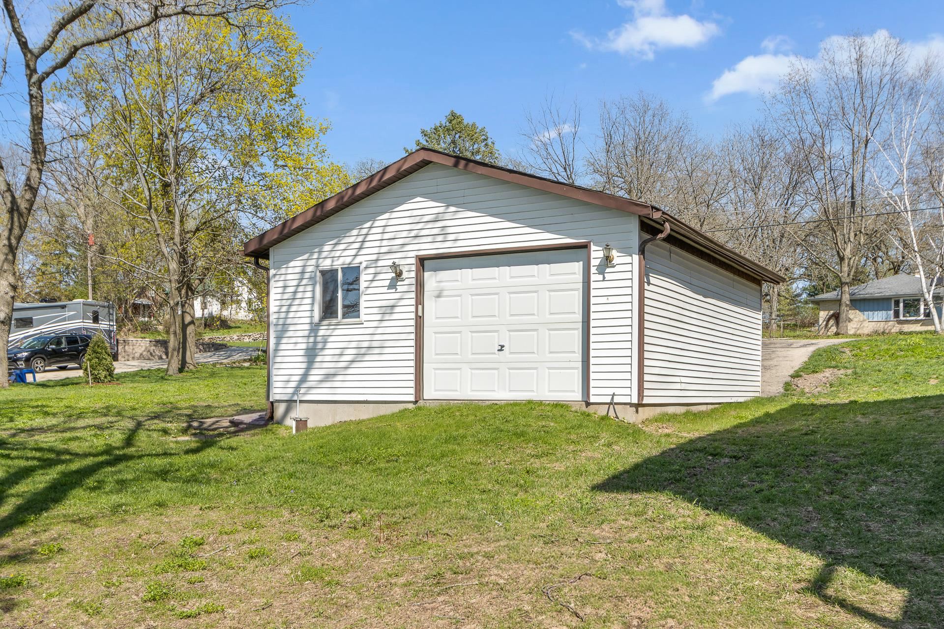 N1025 Vinnie Ha Ha Road