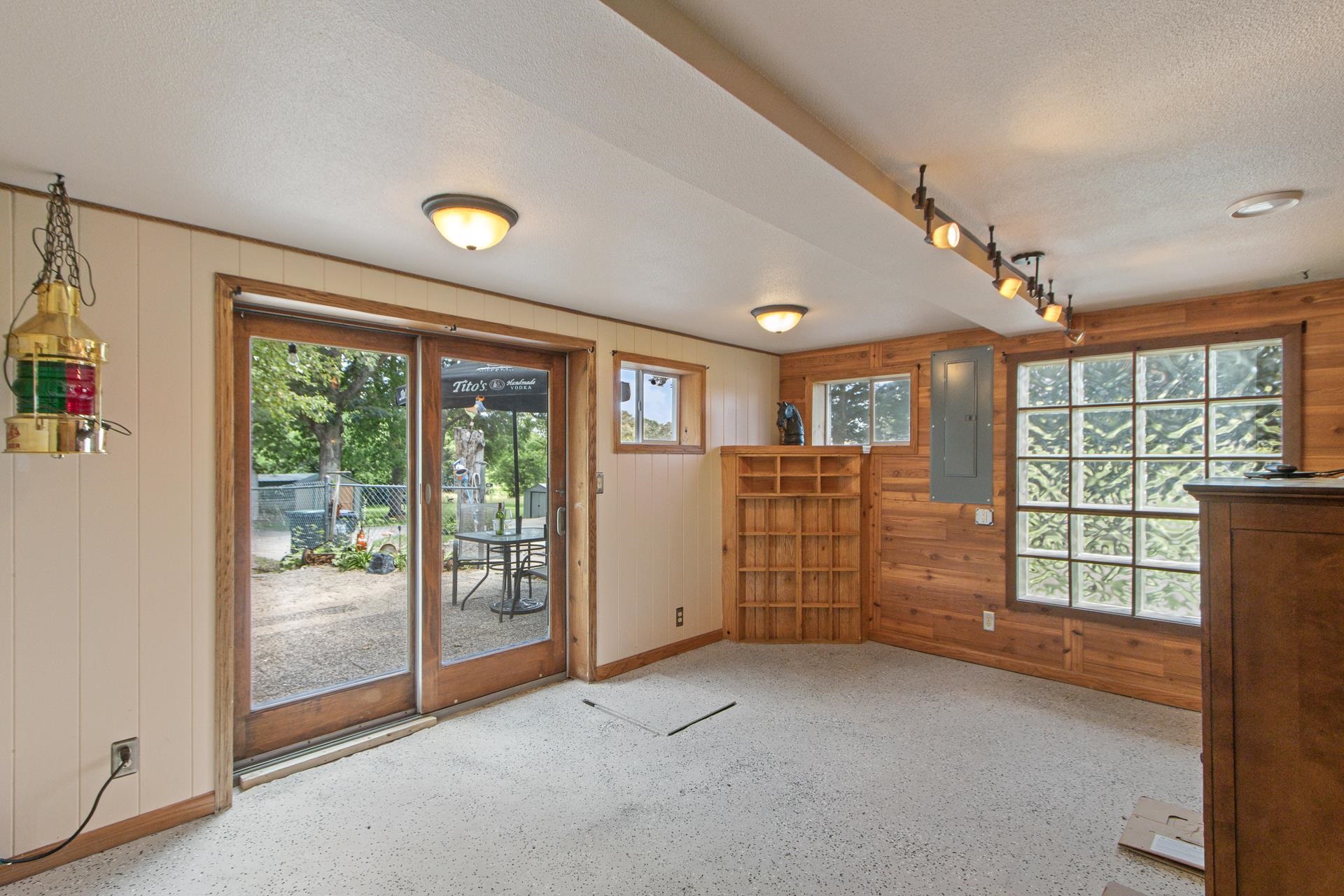 10328 W State Road 81