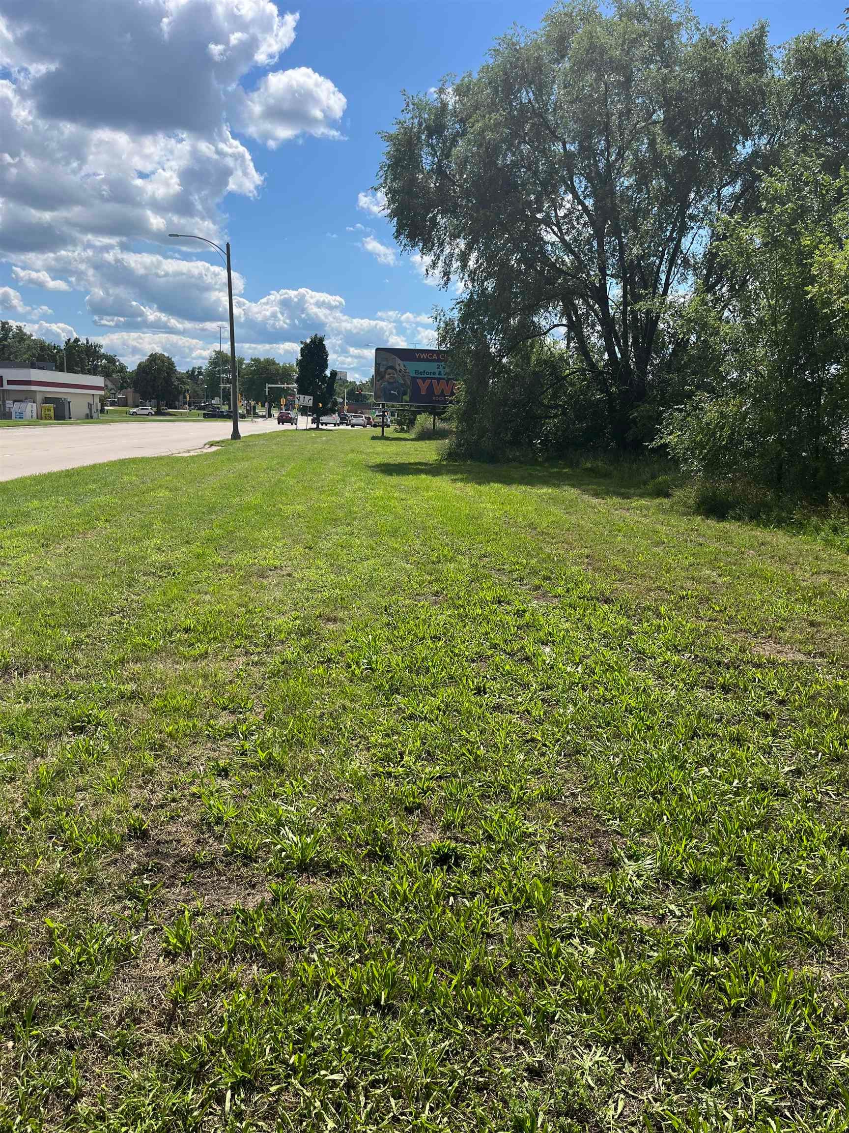 610 W Centerway