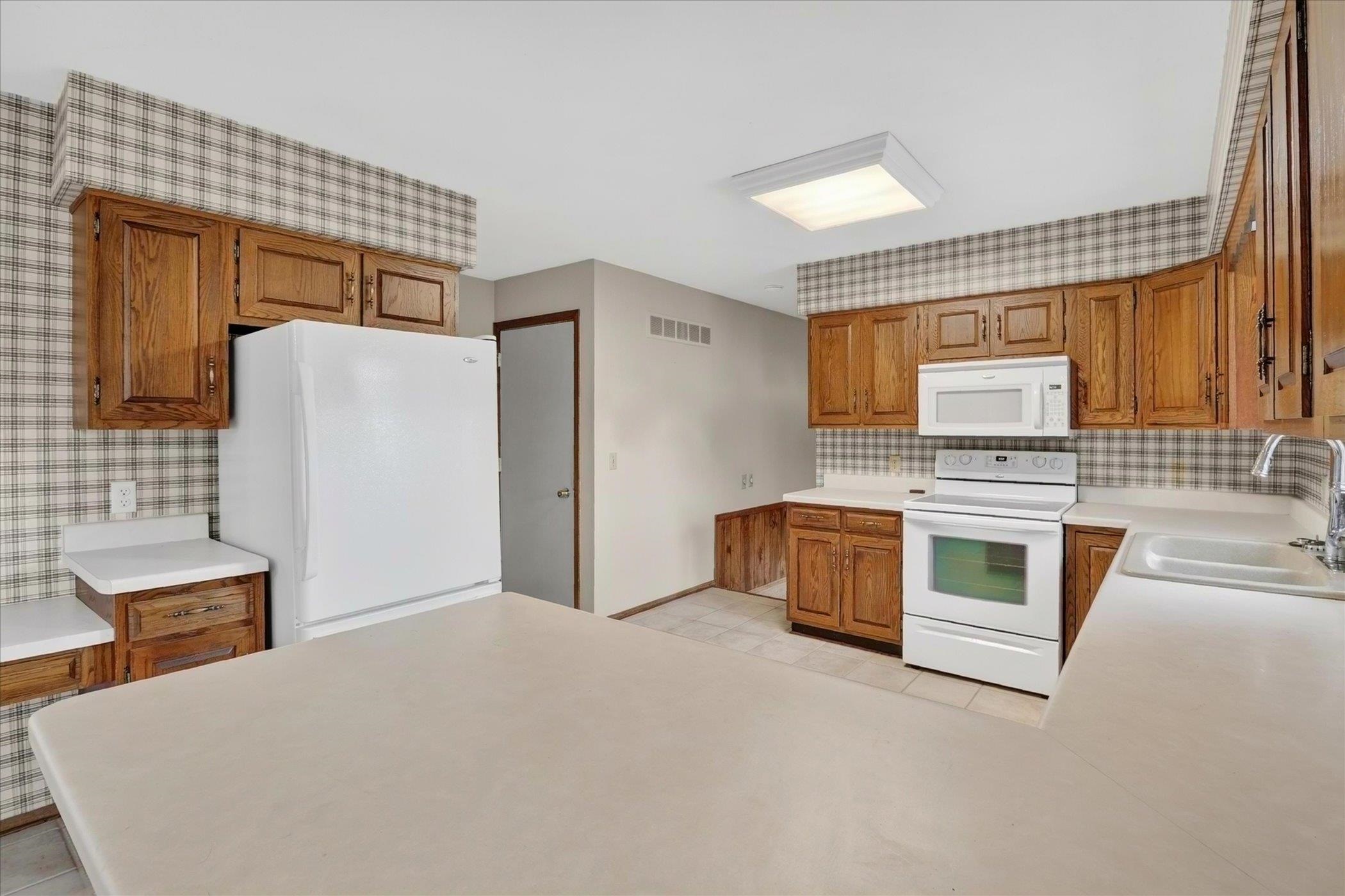 2528 Lilac Lane