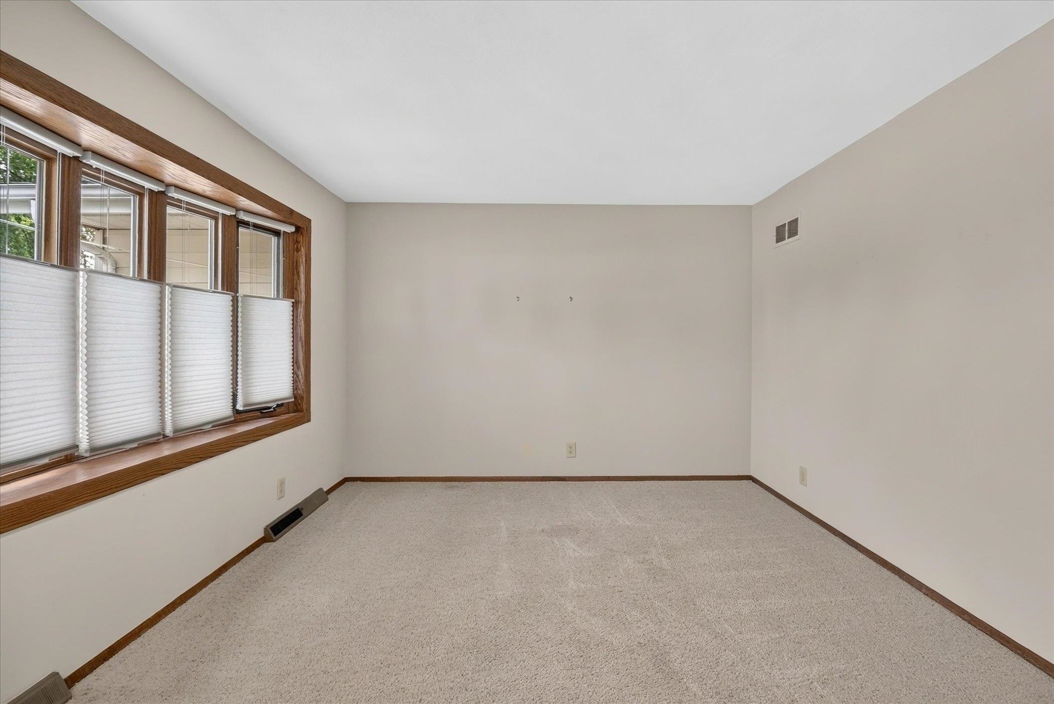 2528 Lilac Lane