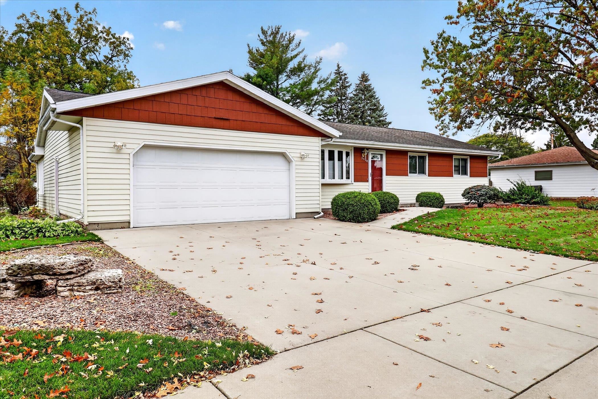2528 Lilac Lane