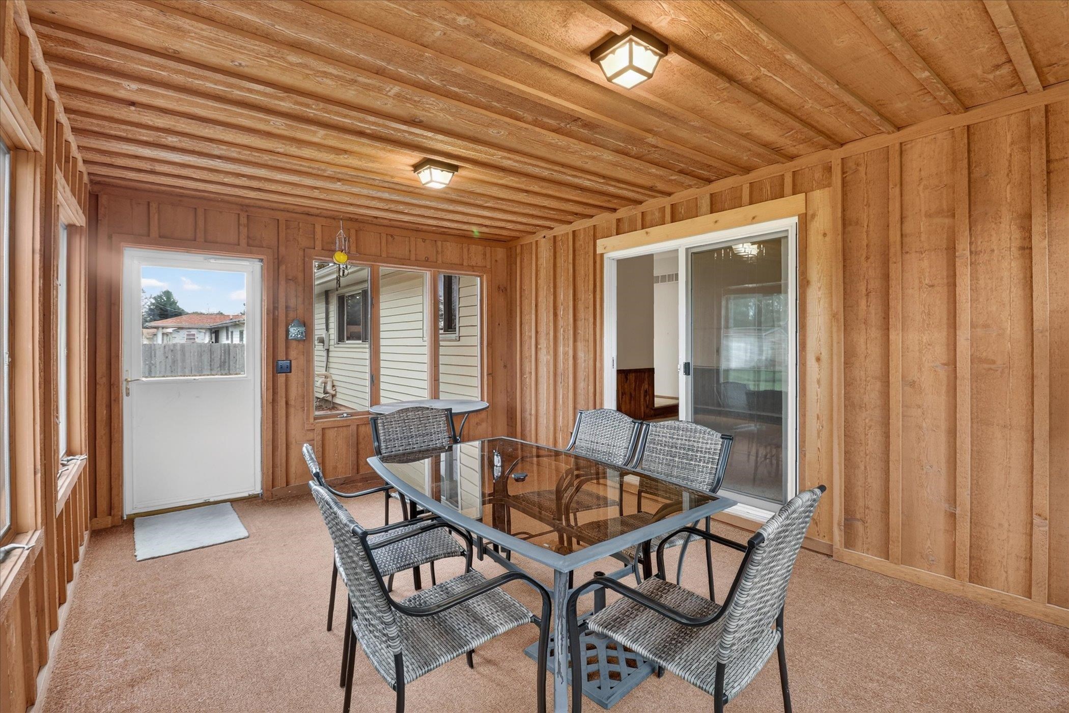 2528 Lilac Lane