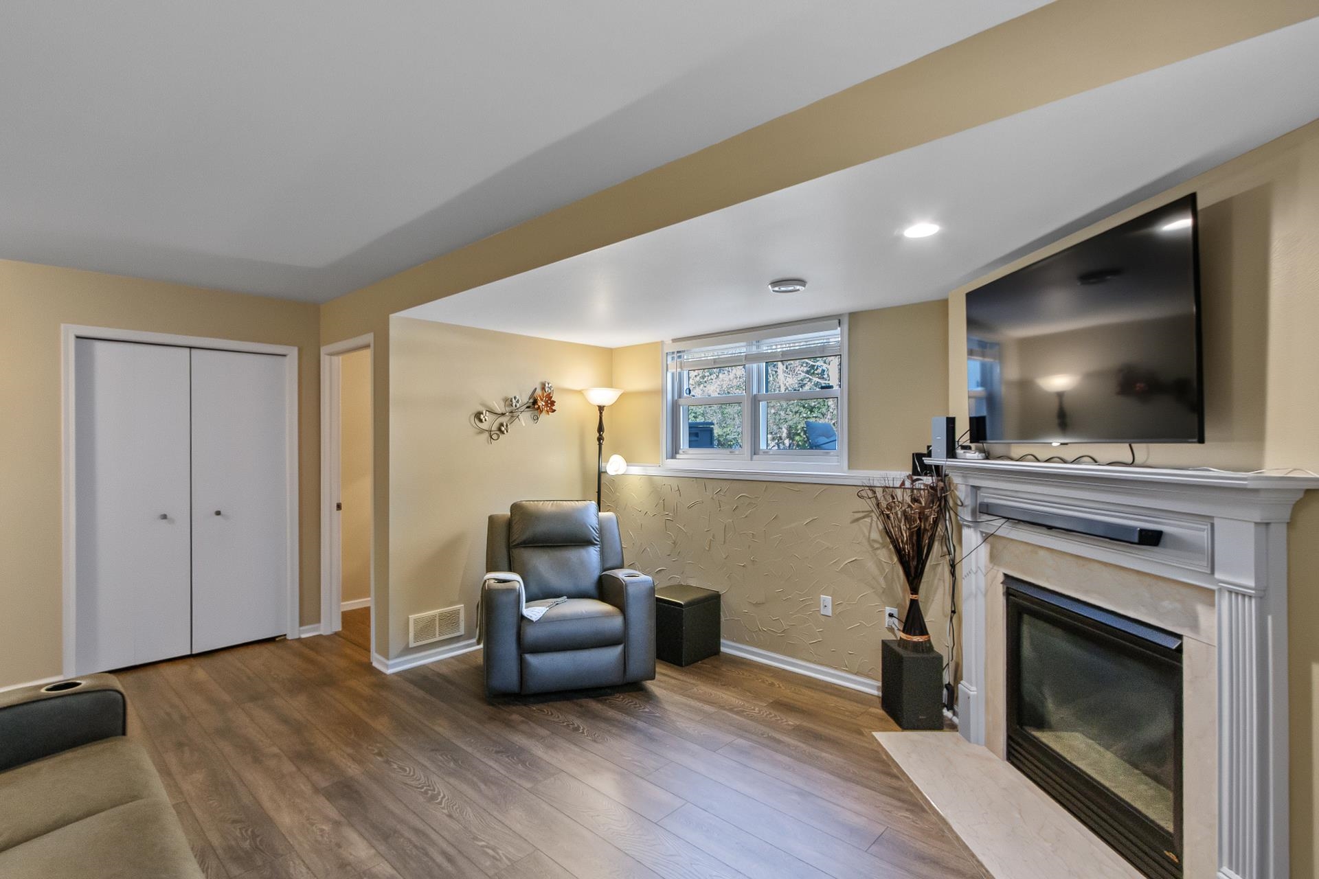 6538 Appleglen Lane