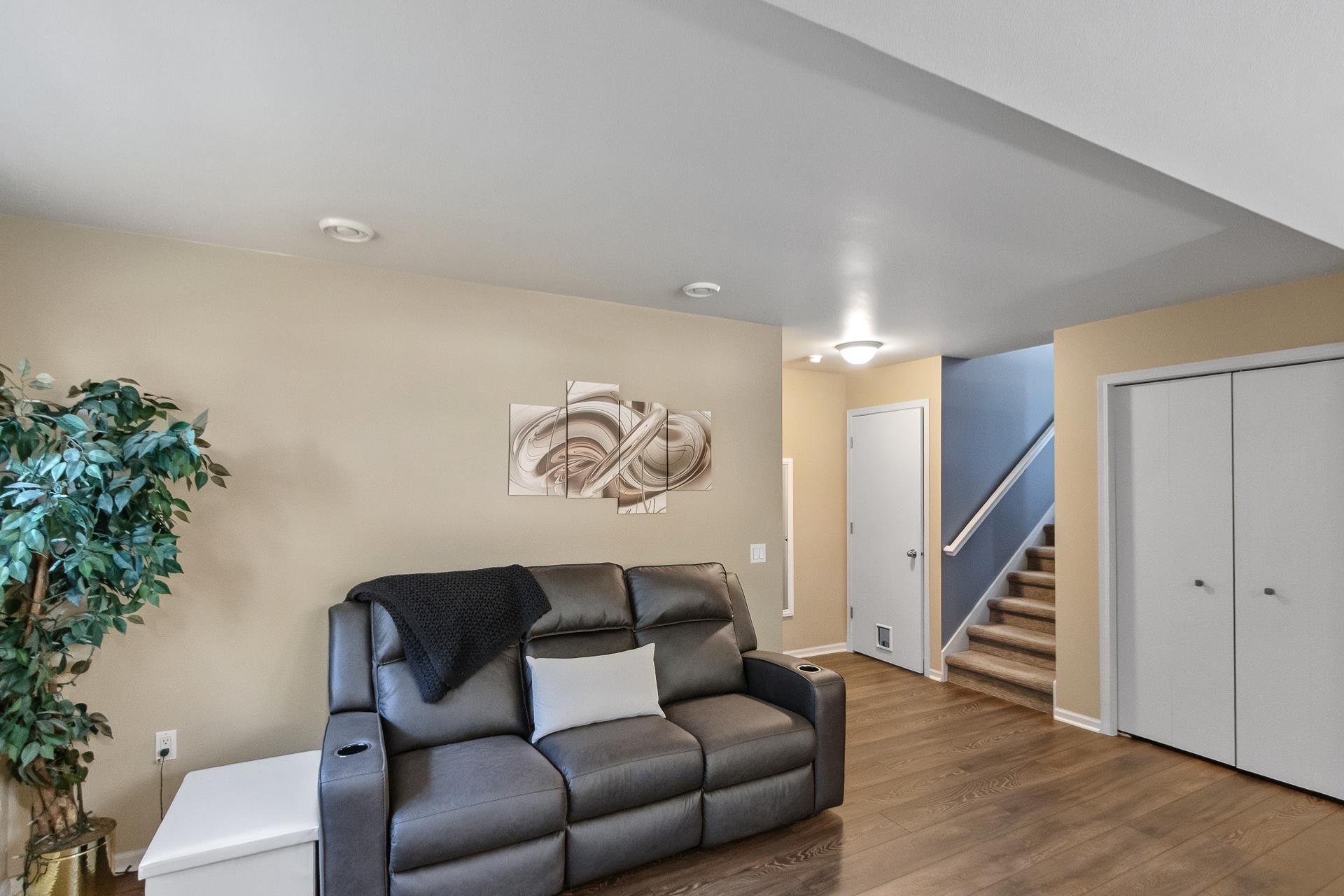 6538 Appleglen Lane
