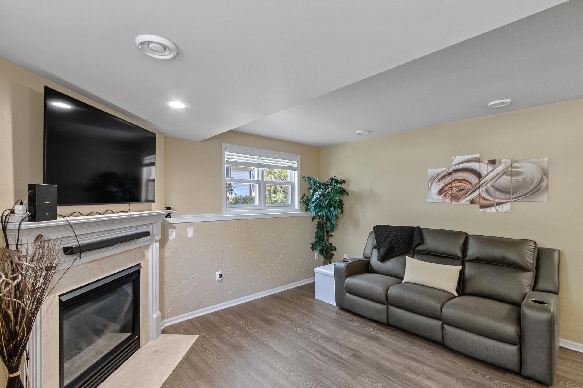 6538 Appleglen Lane