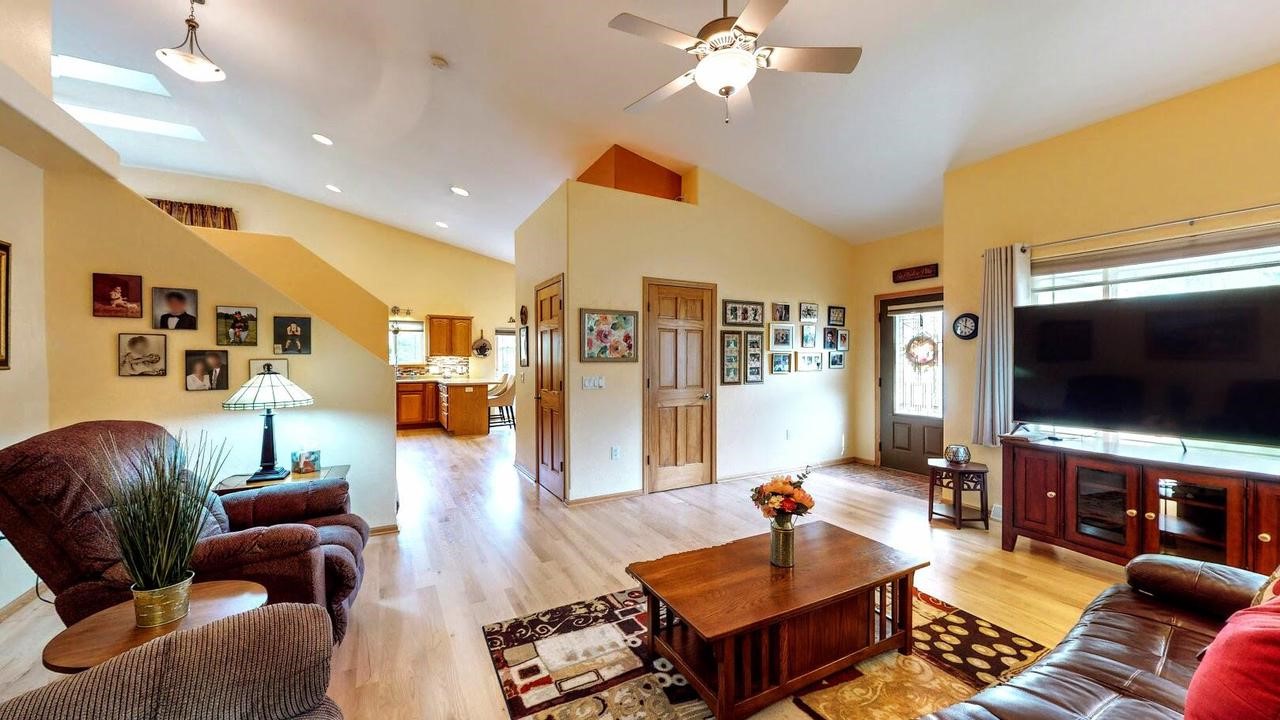 513 W Puerner Street