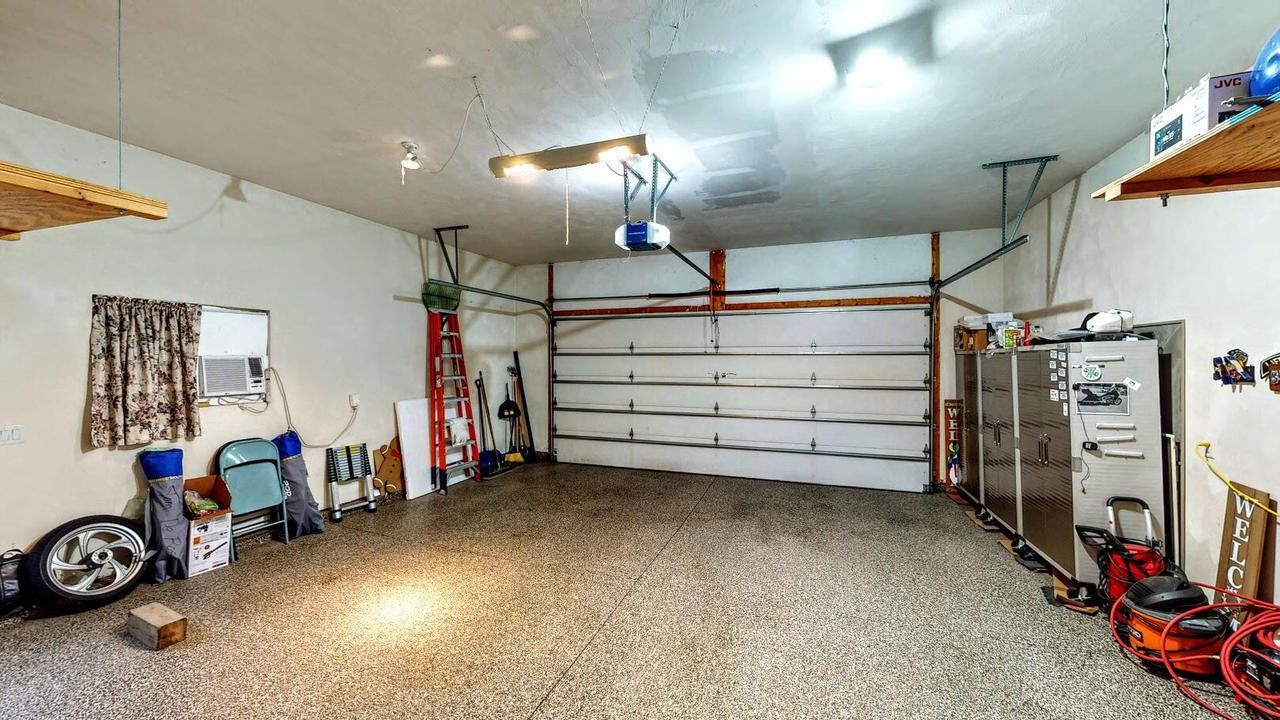 513 W Puerner Street