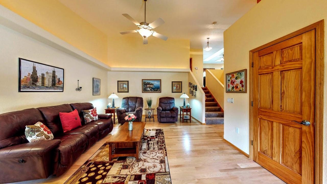 513 W Puerner Street