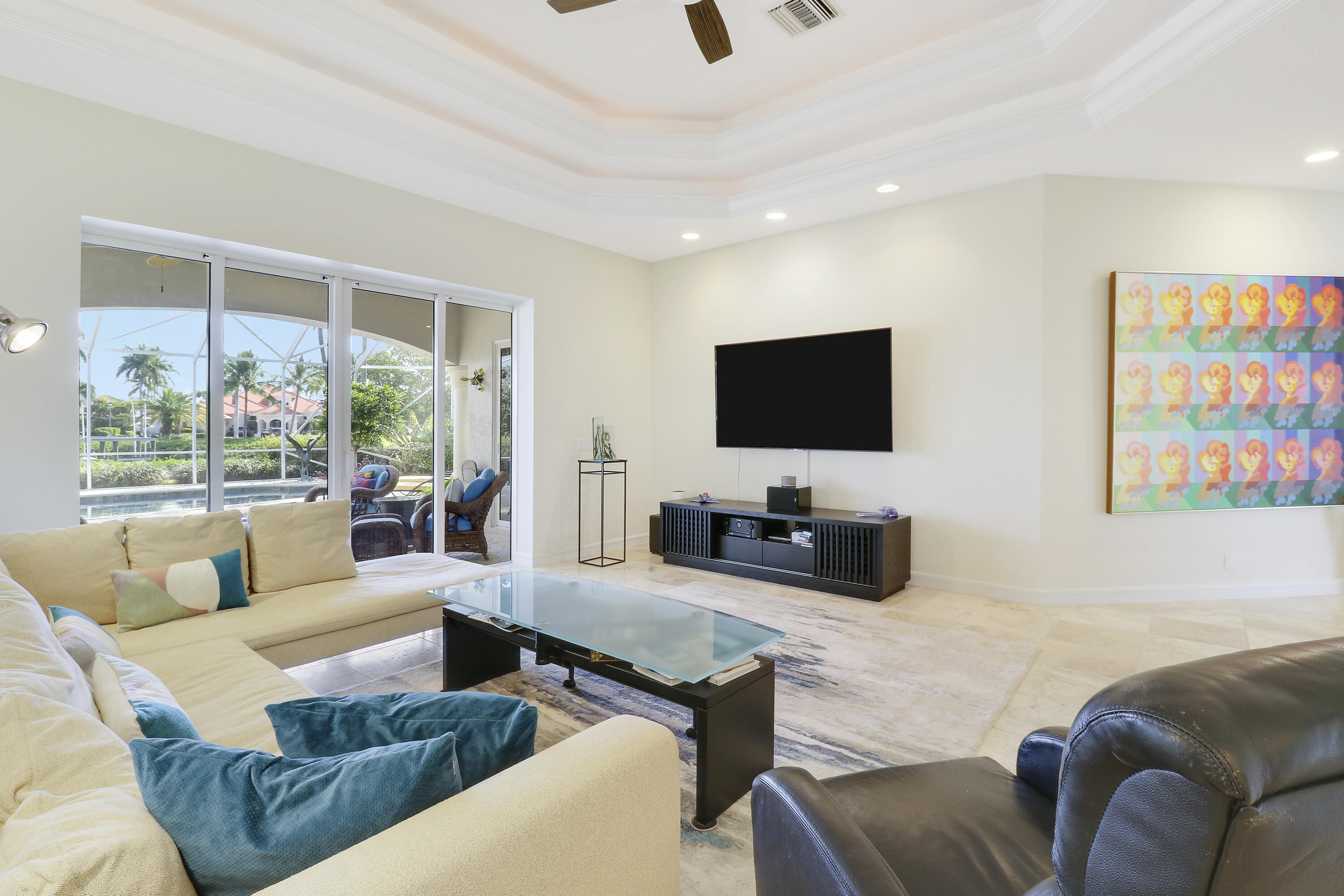 8733 SE Compass Island Way