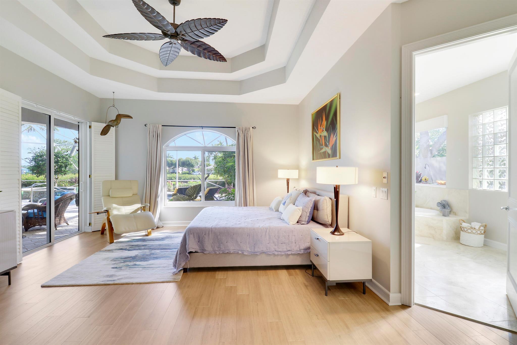 8733 SE Compass Island Way